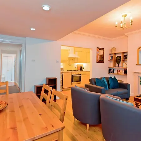 Gorgeous London 2-Bed Flat - 25 Minutes Walk From Winter Wonderland Appartement